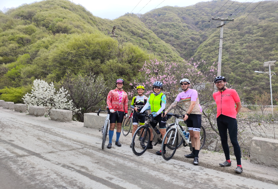 骑上春山见新绿-从3月至今，这位