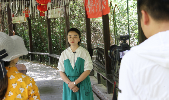 郭静：让村民的钱袋子鼓起来