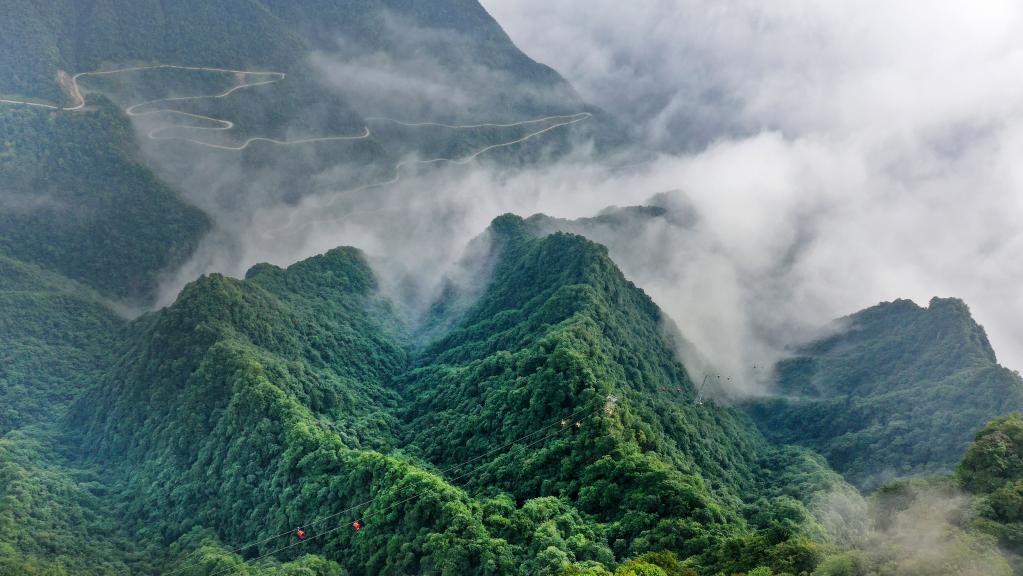 云卷云舒龙头山