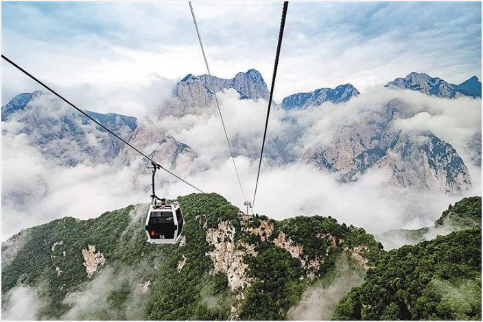 华山免门票一个月 旅游收入超亿元
