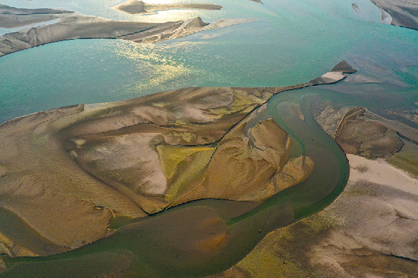 千里黄河过陕西 一川清流出峡谷