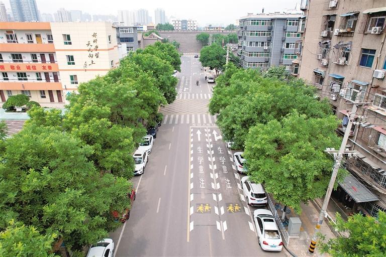 西安公安交警安排220处交警护学岗