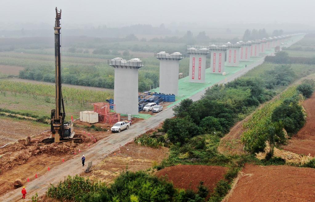 新华全媒＋丨西十高铁跑出项目建设“加速度”