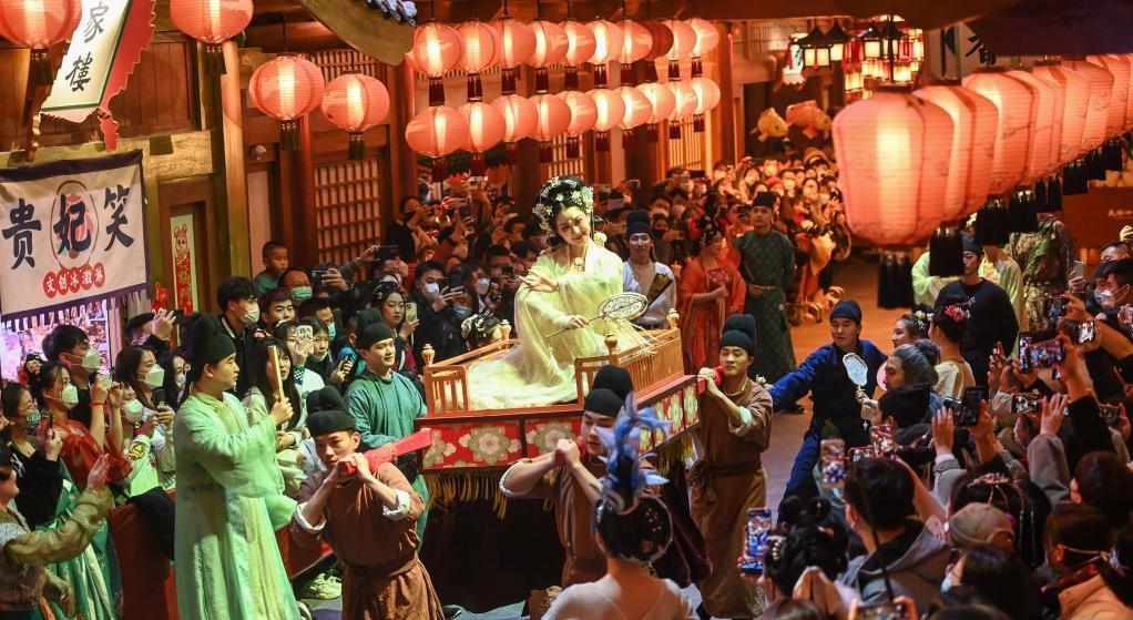 西安：文旅渐复苏 烟火气回归