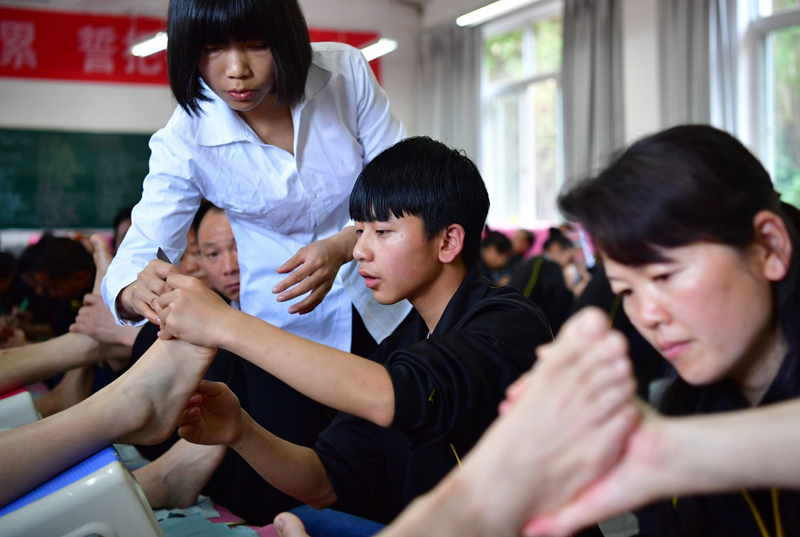 陕西紫阳：让群众端上致富“金饭碗”